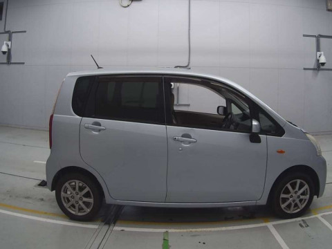 2013 Daihatsu Move LA100S[2]