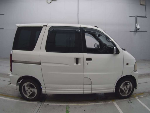 2003 Daihatsu Atrai Wagon S220G[2]