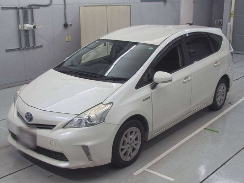 2011 Toyota Prius alpha ZVW41W[0]