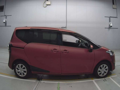 2016 Toyota Sienta NSP170G[2]