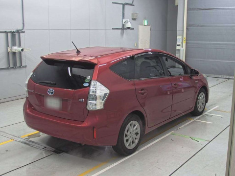 2012 Toyota Prius alpha ZVW41W[1]