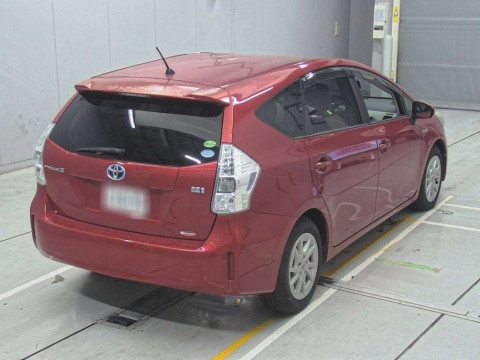 2012 Toyota Prius alpha ZVW41W[1]