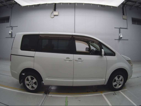 2007 Mitsubishi Delica D5 CV5W[2]