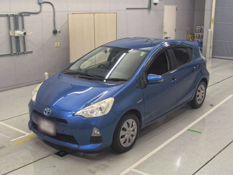 2013 Toyota Aqua NHP10[0]