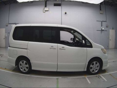 2010 Nissan Serena CC25[2]