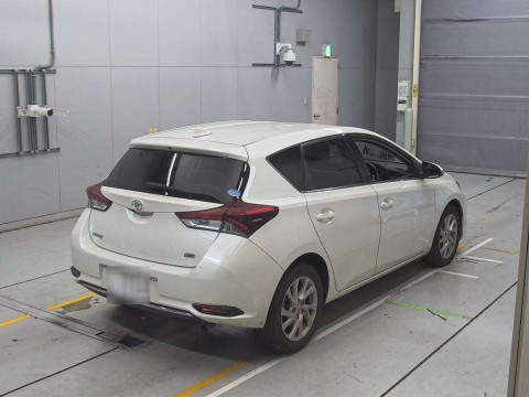 2016 Toyota Auris ZRE186H[1]