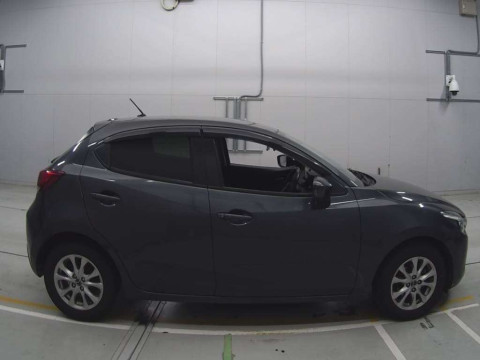 2016 Mazda Demio DJ5FS[2]