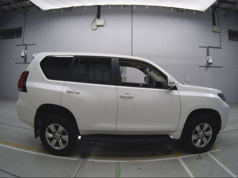 2019 Toyota Land Cruiser Prado GDJ150W[2]