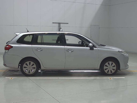 2017 Toyota Corolla Fielder NRE161G[2]