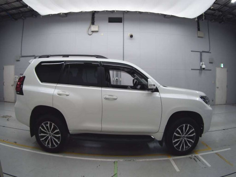 2021 Toyota Land Cruiser Prado GDJ150W[2]