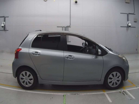 2010 Toyota Vitz NCP91[2]