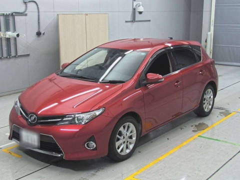 2014 Toyota Auris NZE181H[0]