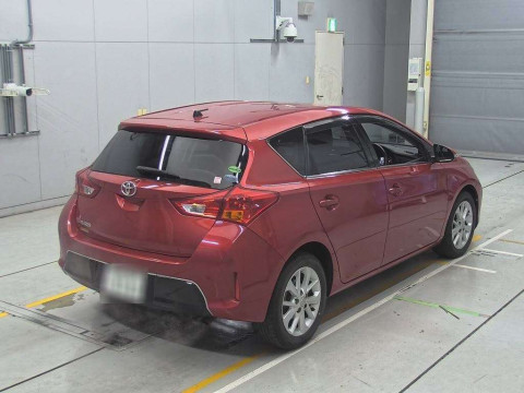 2014 Toyota Auris NZE181H[1]