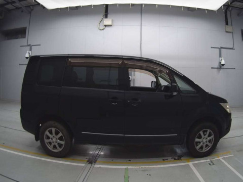 2010 Mitsubishi Delica D5 CV4W[2]