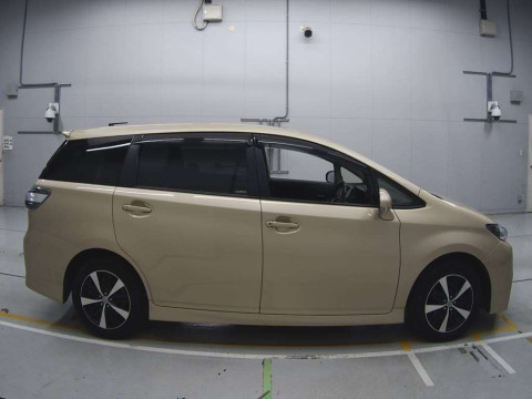 2013 Toyota Wish ZGE20W[2]