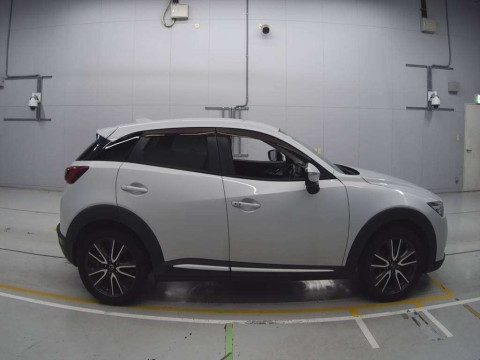 2015 Mazda CX-3 DK5FW[2]