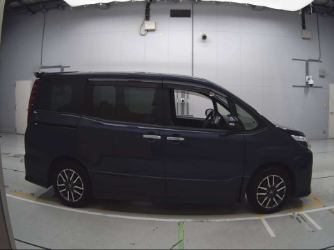 2017 Toyota Noah ZRR80W[2]