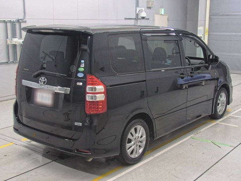 2012 Toyota Noah ZRR70W[1]