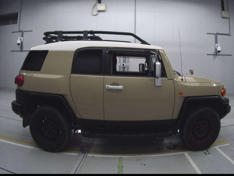 2013 Toyota FJ CRUISER GSJ15W[2]