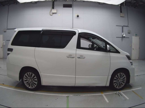 2013 Toyota Vellfire ANH25W[2]