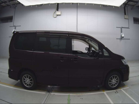 2010 Nissan Serena CNC25[2]