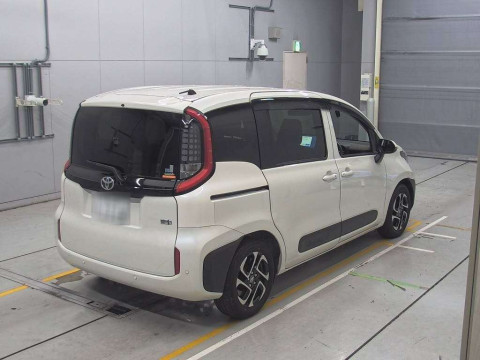 2022 Toyota Sienta MXPL10G[1]