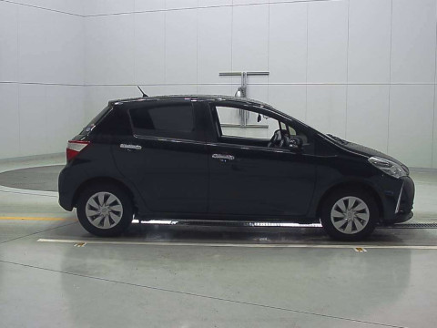 2019 Toyota Vitz NSP130[2]