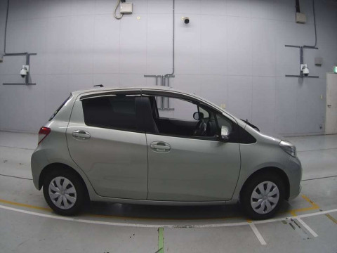 2014 Toyota Vitz KSP130[2]