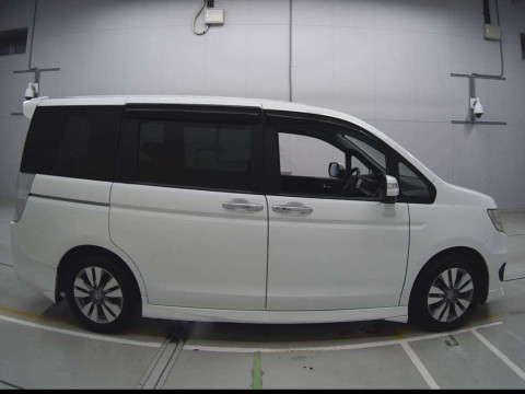 2012 Honda Step WGN Spada RK5[2]