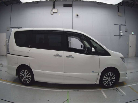 2015 Nissan Serena HFC26[2]