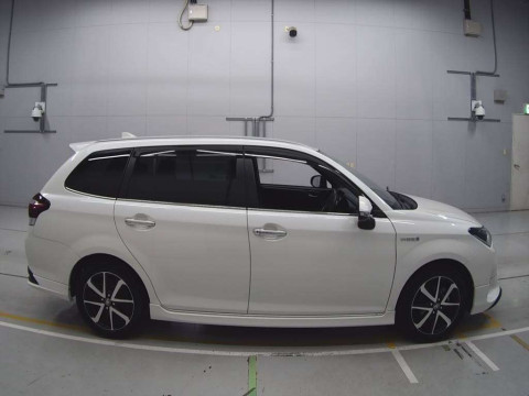 2018 Toyota Corolla Fielder NKE165G[2]