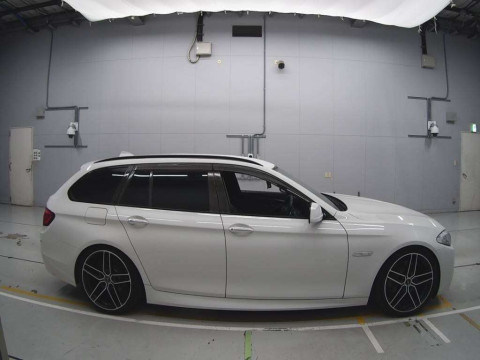 2011 BMW 5 Series MU30[2]