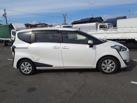 2016 Toyota Sienta NSP170G[2]