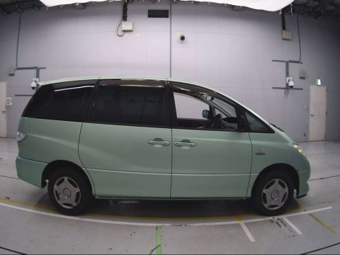 2003 Toyota Estima Hybrid AHR10W[2]