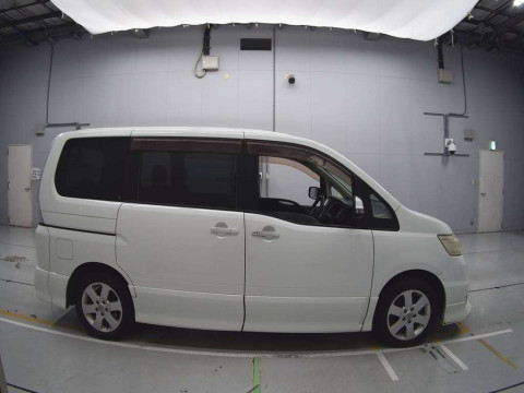 2008 Nissan Serena CC25[2]