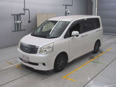 2012 Toyota Noah ZRR70G[0]