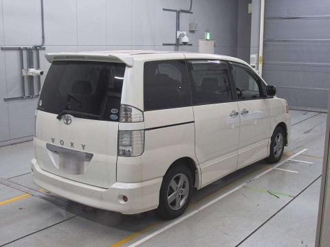 2006 Toyota Voxy AZR60G[1]