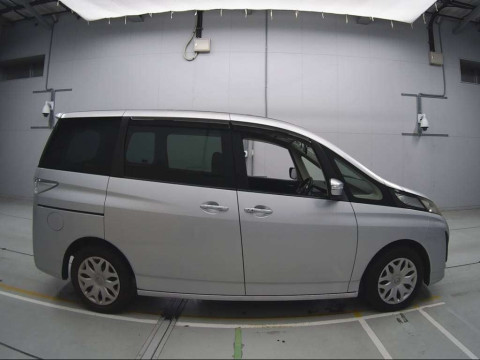 2010 Mazda Biante CCEFW[2]