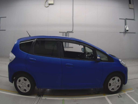 2012 Honda Fit Hybrid GP1[2]