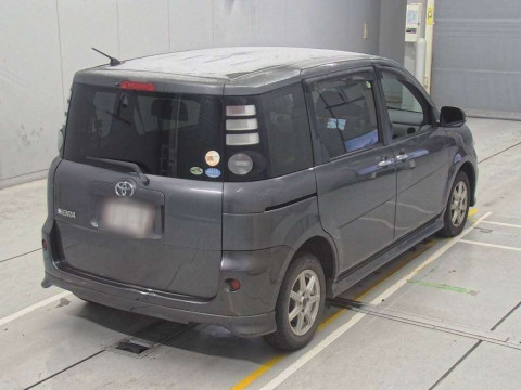 2010 Toyota Sienta NCP81G[1]