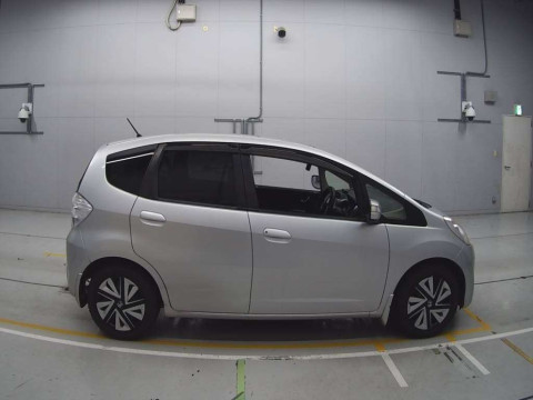 2010 Honda Fit Hybrid GP1[2]