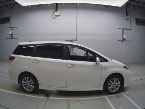 2012 Toyota Wish ZGE20W[2]