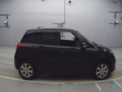 2010 Suzuki Swift ZC71S[2]