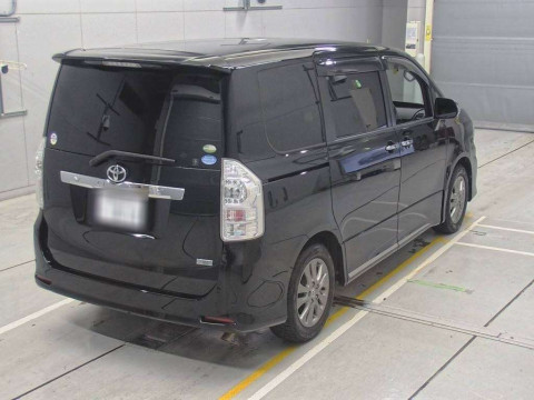 2012 Toyota Voxy ZRR70W[1]