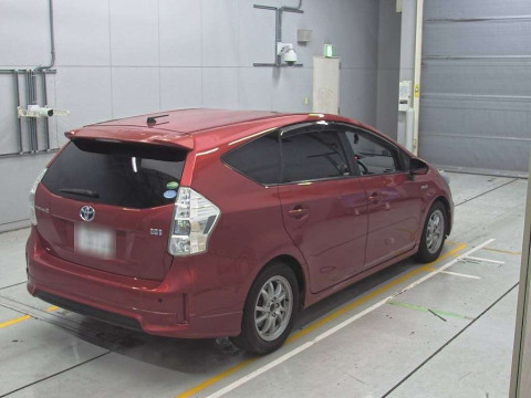 2014 Toyota Prius alpha ZVW41W[1]