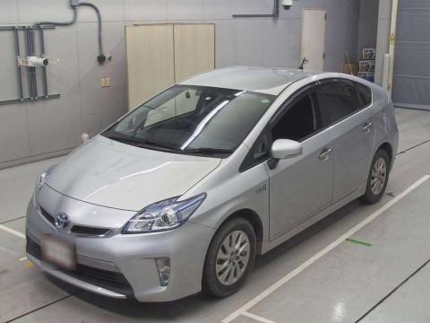 2014 Toyota Prius PHV ZVW35[0]