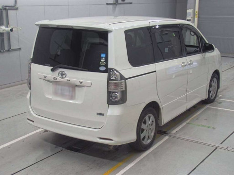 2008 Toyota Voxy ZRR70W[1]