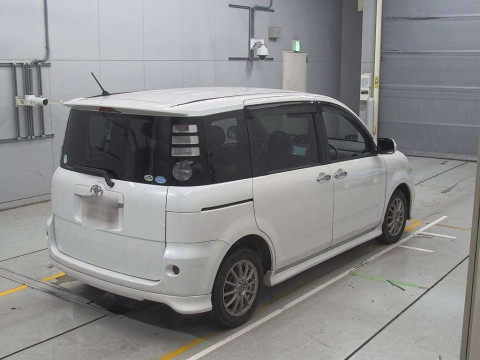 2010 Toyota Sienta NCP81G[1]