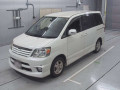 2004 Toyota Noah