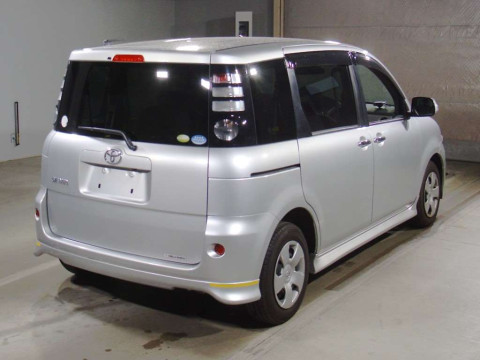 2010 Toyota Sienta NCP81G[1]